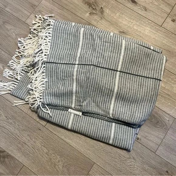 The cotton Company Turkish Throw Blanket light blue White with Tussles Large - Picture 4 of 7